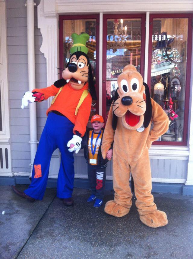 Ismael à Disneyland Paris
