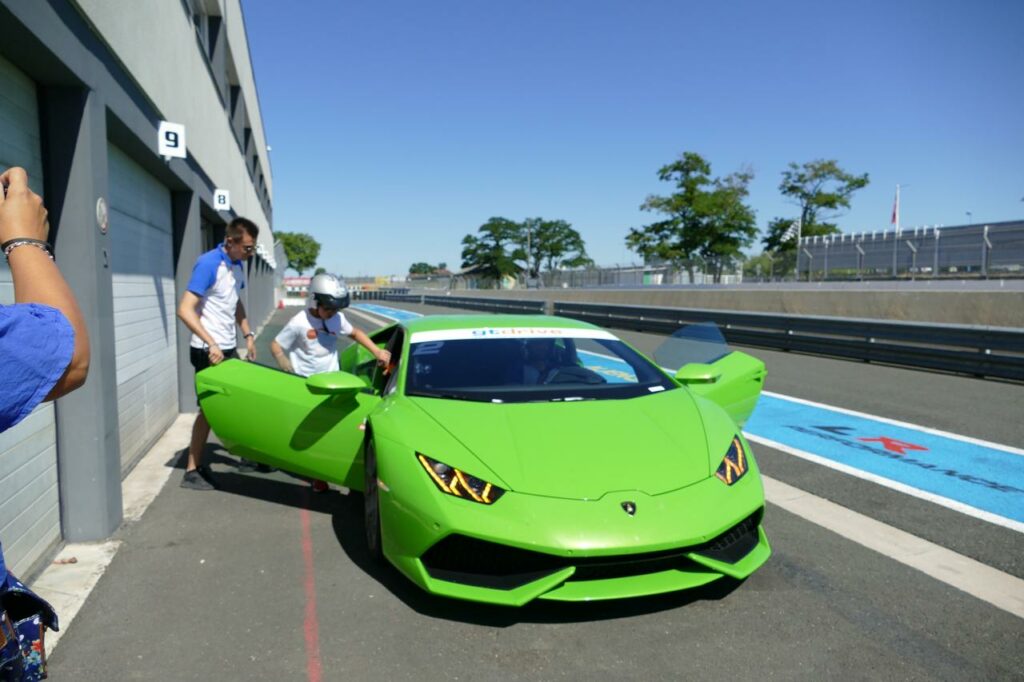 Alexis et sa passion pour les voitures de courses
